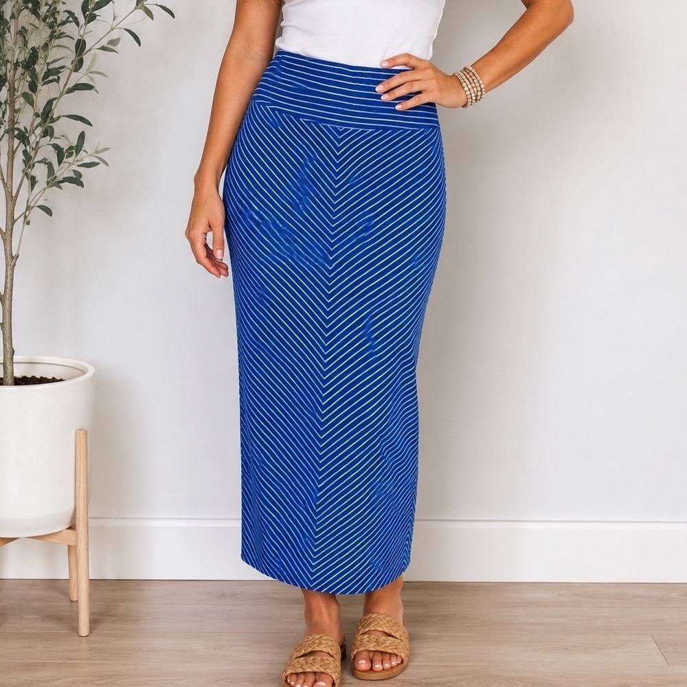 Talbots Womens Blue White Striped Chevron Skirt Size M Rayon Stretch Knit